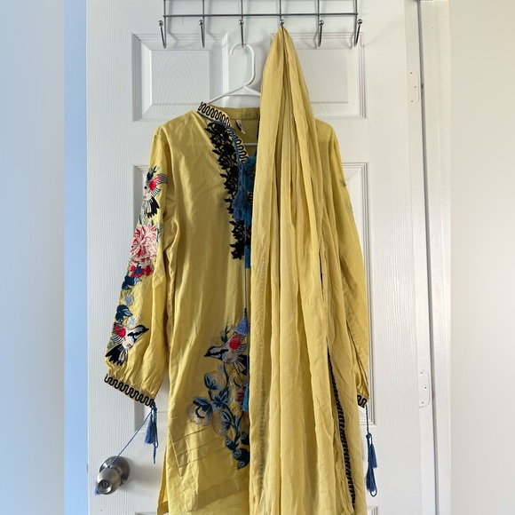 Other - Pakistan Embroidered Yellow Kurti with Floral Design + Dupatta